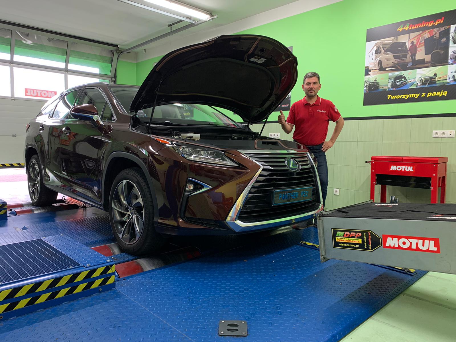 Lexus RX 450 HL po zastosowaniu pakietu LSPI/SPI & Friction Solution Hybryd uzyskuje zużycie paliwa mniejsze w zakresie 20-25%