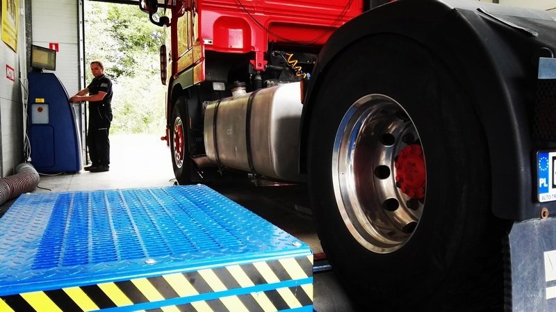 Pomiary i sprawdzanie kondycji silników i ich osprzętów w samochodach ciężarowych i dostawczych - hamownia Opole